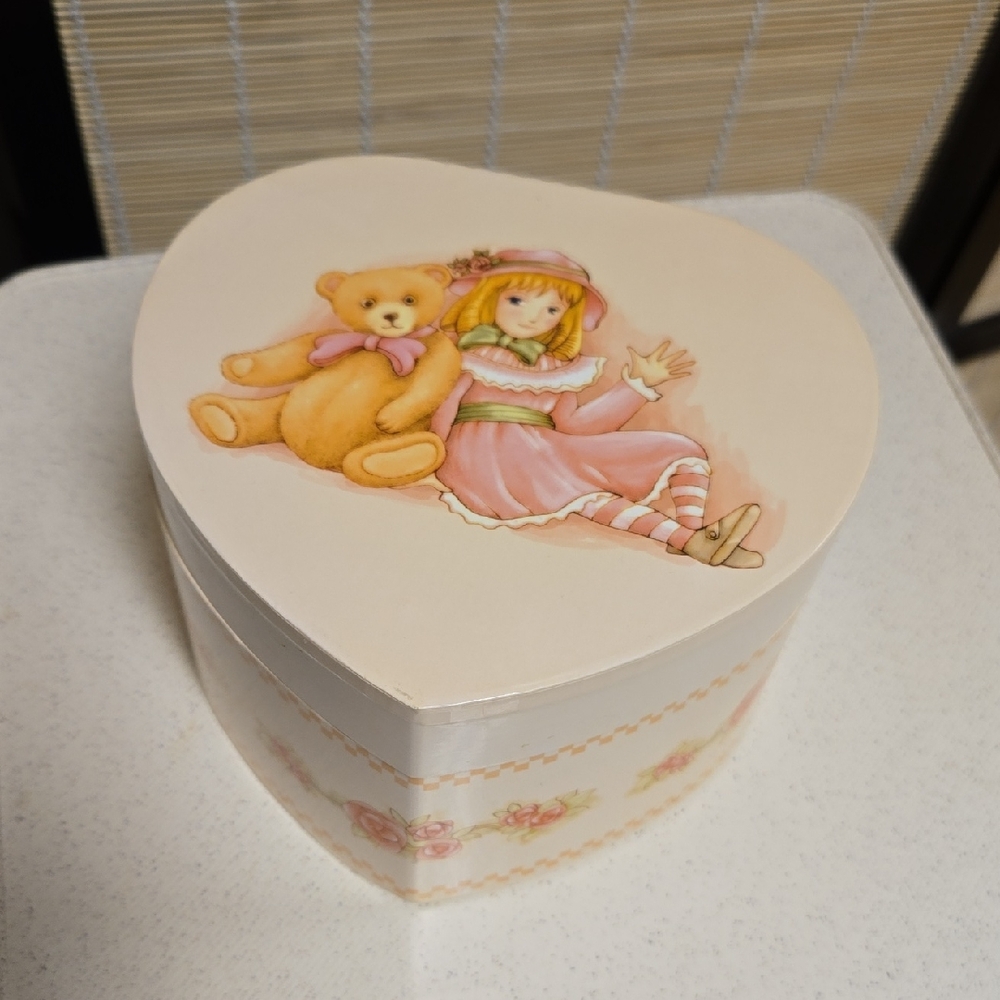 Heart-Shaped Jewlery Box
